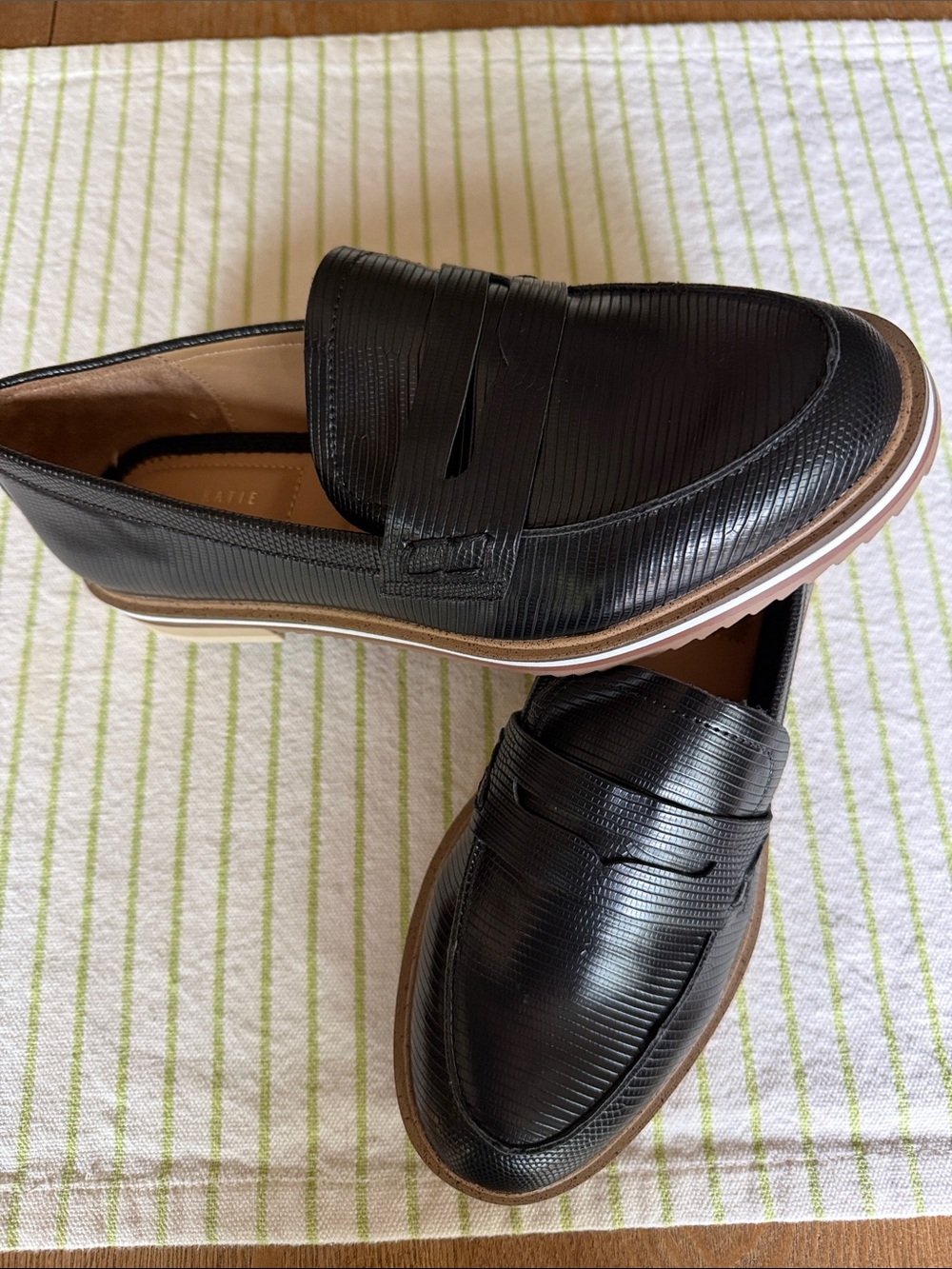 NEW Kelly & Katie Black Lizard Embossed Penny Loafers Size 6.5 M - Picture 5 of 8
